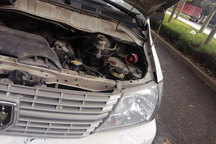Used Jinbei Grace 2016 2.0L Standard Delivery Version Engine Bay Left