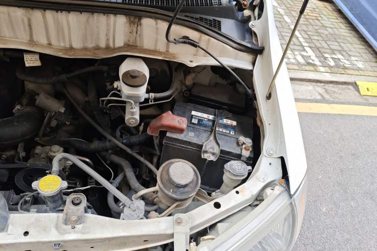 Used Jinbei Grace 2016 2.0L Express Utility Model Engine Bay Left