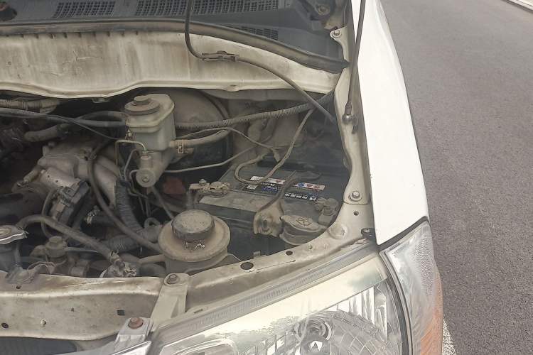 Used Jinbei Grace 2016 2.0L Express Utility Model Engine Bay Left