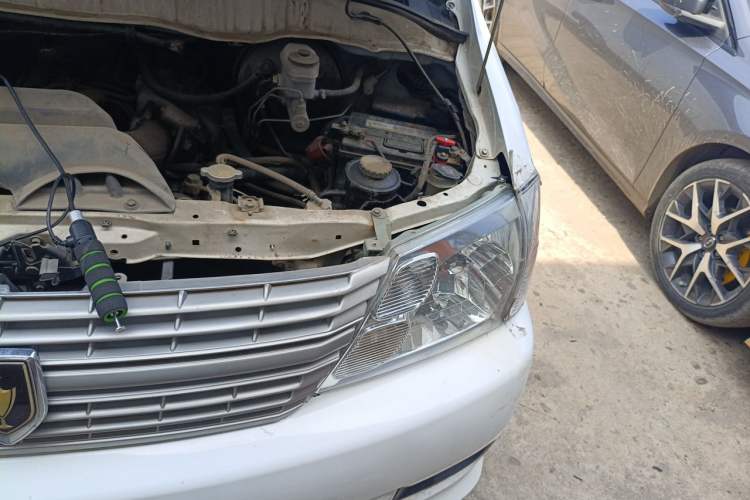 Used Jinbei Grace 2016 2.0L Express Utility Model Engine Bay Left