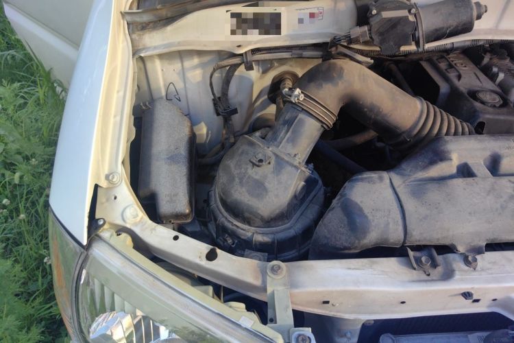 Used Jinbei Grace  Engine Bay Right