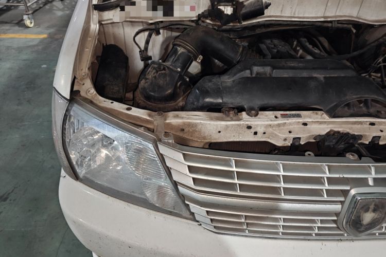 Used Jinbei Grace 2016 2.0L Express Utility Model Engine Bay Right