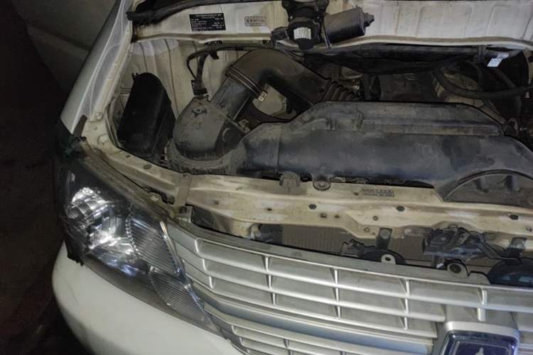 Used Jinbei Grace 2016 2.0L Express Utility Model Engine Bay Right