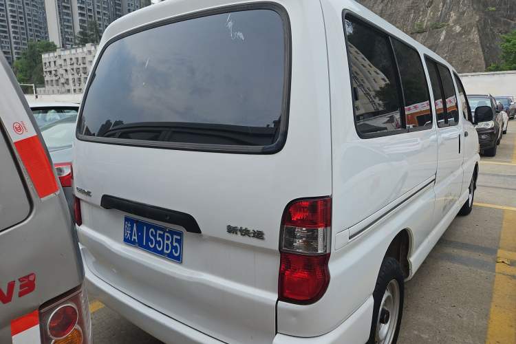 Used Jinbei Grace 2016 2.0L Express Utility Model Exterior 4