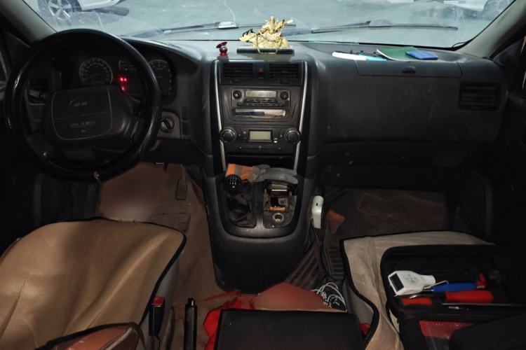 Used Jinbei Grace 2016 2.0L Express Utility Model Interior 2