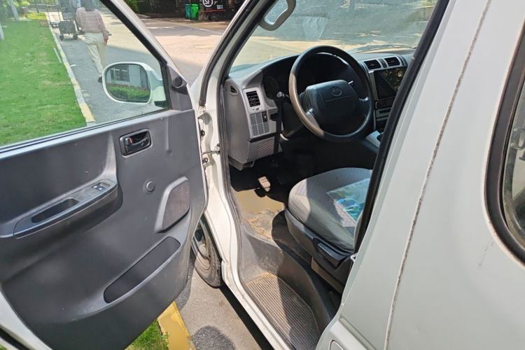 Used Jinbei Grace 2016 2.0L Express Utility Model Interior 3