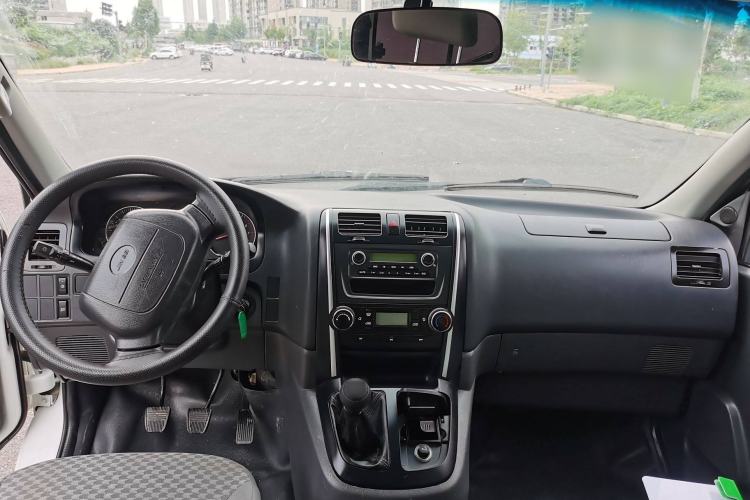 Used Jinbei Grace 2016 2.0L Express Utility Model Interior 3