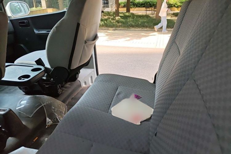 Used Jinbei Grace 2016 2.0L Express Utility Model Interior 4