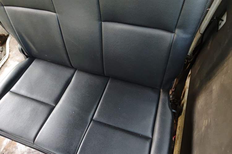 Used Jinbei Grace 2016 2.0L Express Utility Model Left Rear Seat