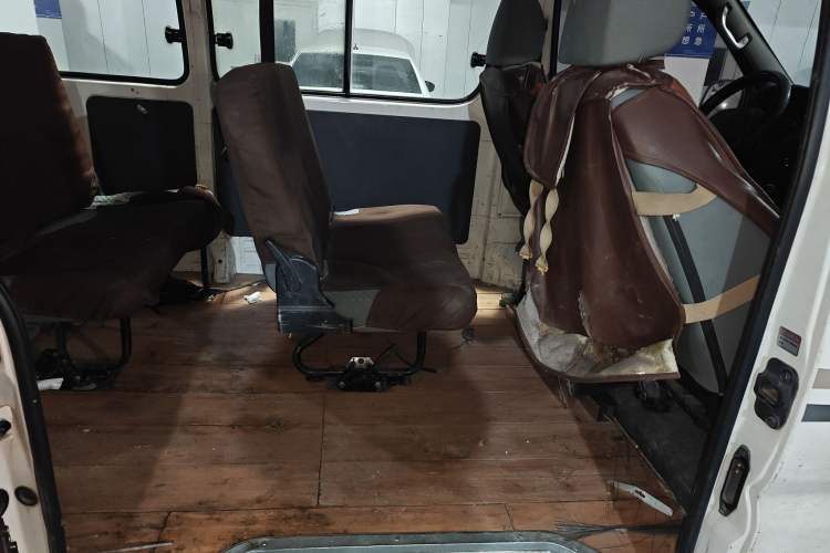 Used Jinbei Grace 2016 2.0L Express Utility Model Left Rear Seat