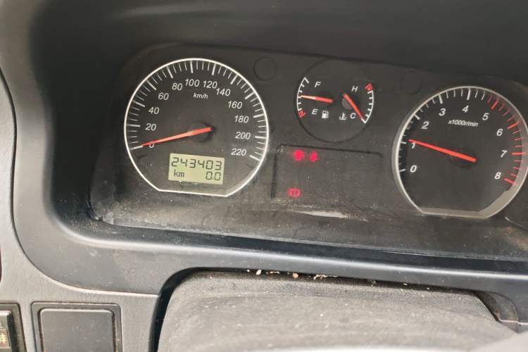Used Jinbei Grace 2016 2.0L Express Utility Model Odometer Close Up