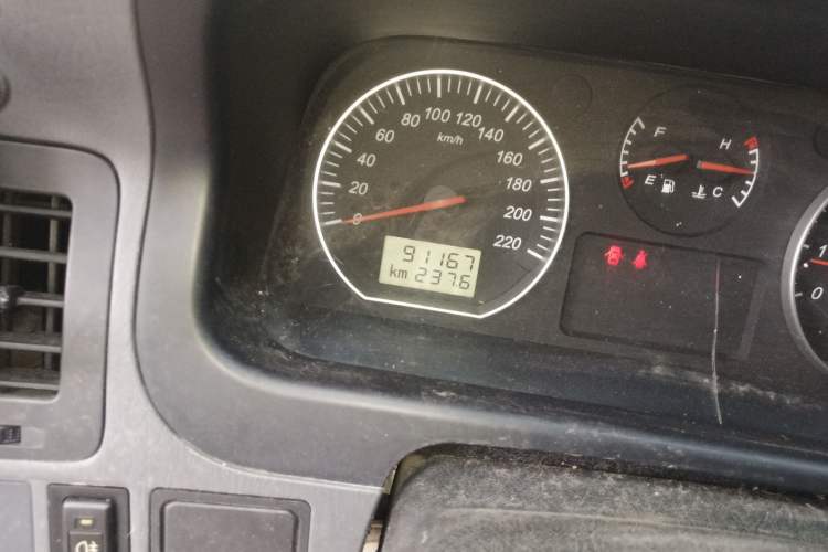 Used Jinbei Grace 2016 2.0L Express Utility Model Odometer Close Up
