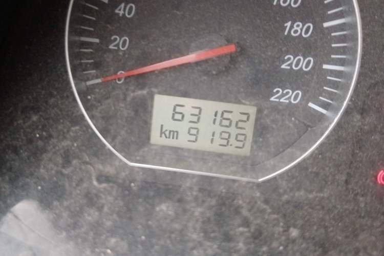Used Jinbei Grace 2016 2.0L Standard Delivery Version Odometer Close Up