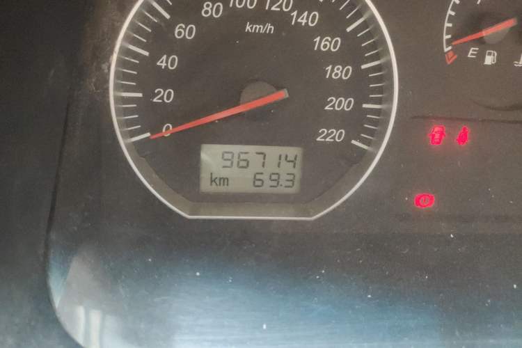 Used Jinbei Grace 2016 2.0L Standard Delivery Version Odometer Close Up