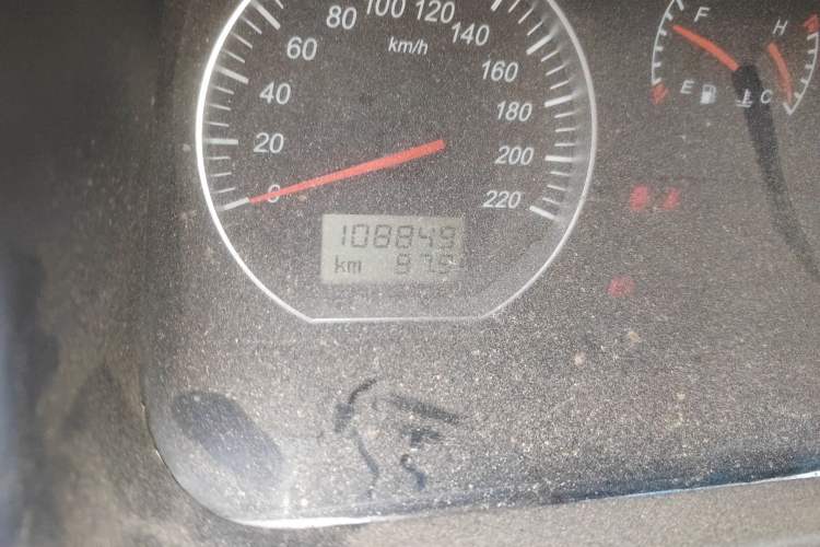 Used Jinbei Grace 2016 2.0L Express Utility Model Odometer Close Up
