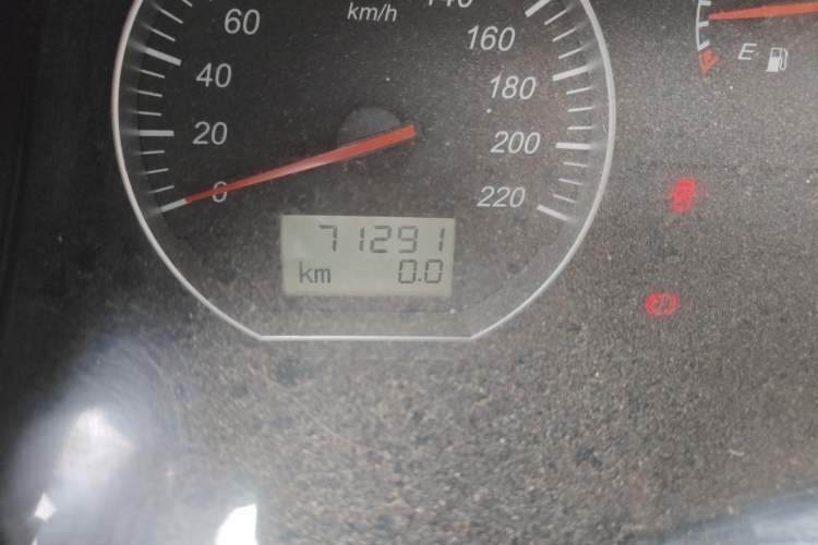 Used Jinbei Grace 2016 2.0L Express Utility Model Odometer Close Up