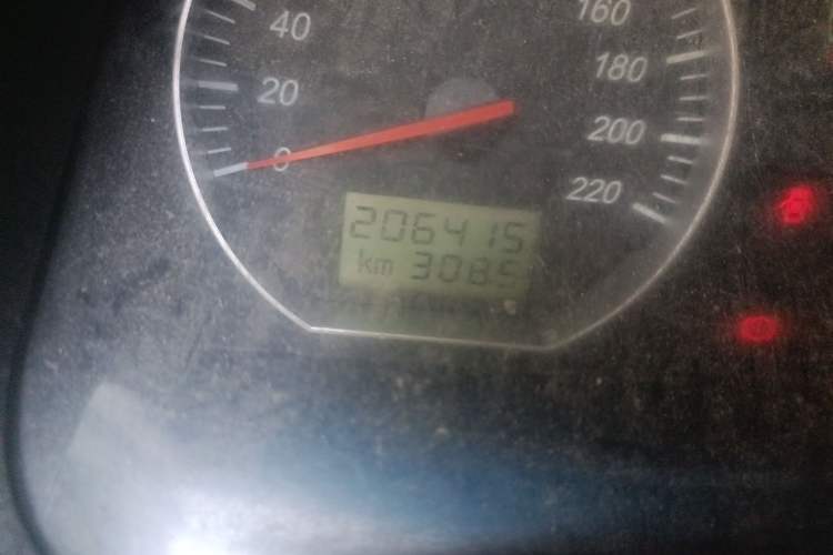 Used Jinbei Grace 2016 2.0L Standard Delivery Version Odometer Close Up
