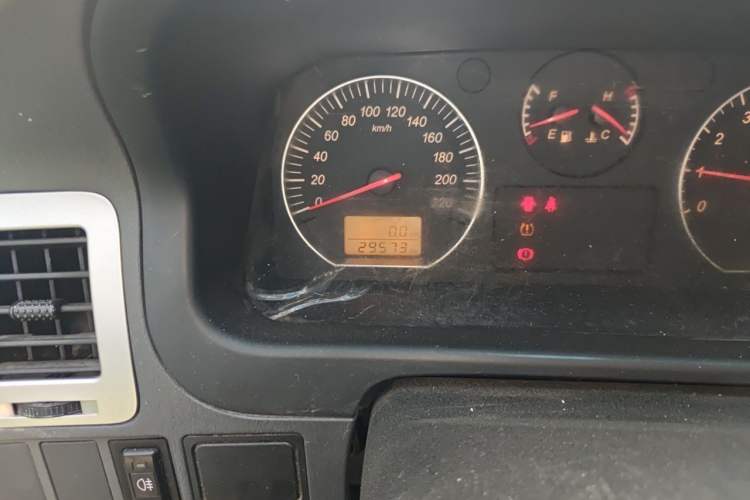 Used Jinbei Grace 2016 2.0L Express Utility Model Odometer Close Up