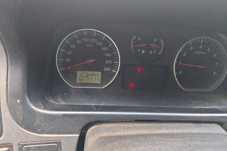 Used Jinbei Grace 2016 2.0L Express Utility Model Odometer Close Up