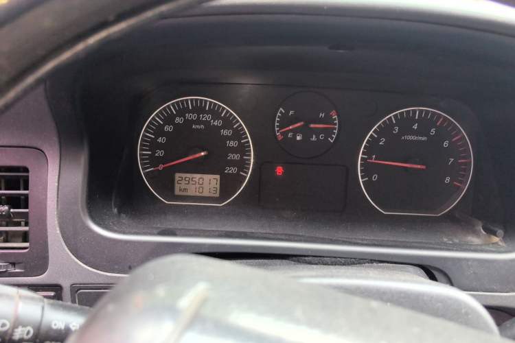 Used Jinbei Grace 2016 2.0L Express Utility Model Odometer Close Up