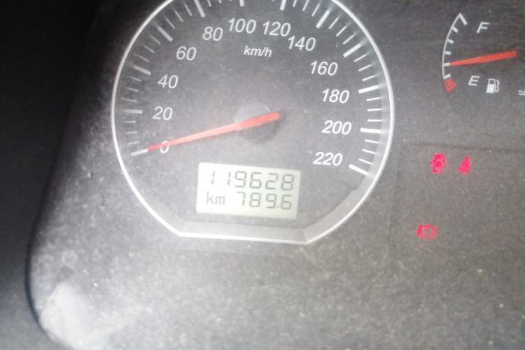 Used Jinbei Grace 2016 2.0L Standard Delivery Version Odometer Close Up