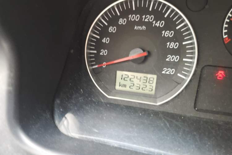Used Jinbei Grace 2016 2.0L Express Utility Model Odometer Close Up