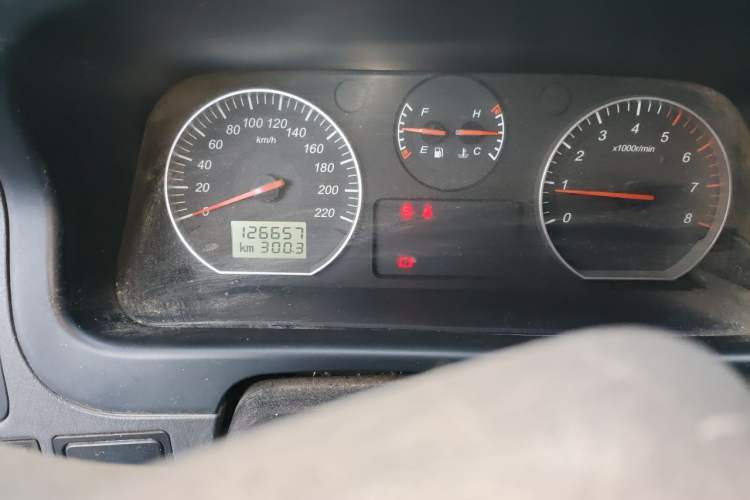 Used Jinbei Grace 2016 2.0L Express Utility Model Odometer Close Up