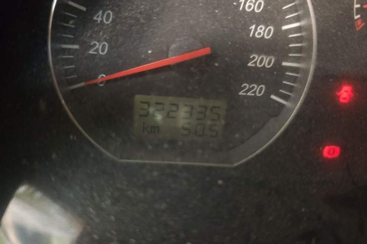 Used Jinbei Grace 2016 2.0L Express Utility Model Odometer Close Up
