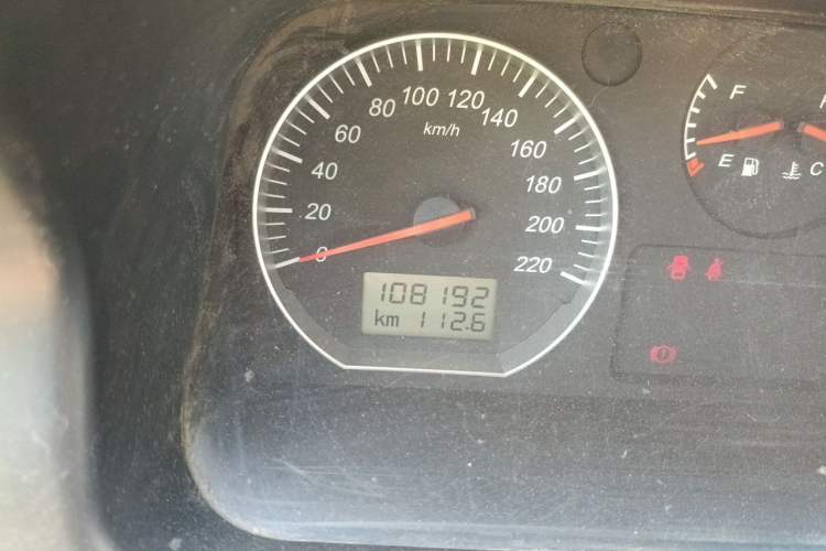 Used Jinbei Grace 2016 2.0L Express Utility Model Odometer Close Up