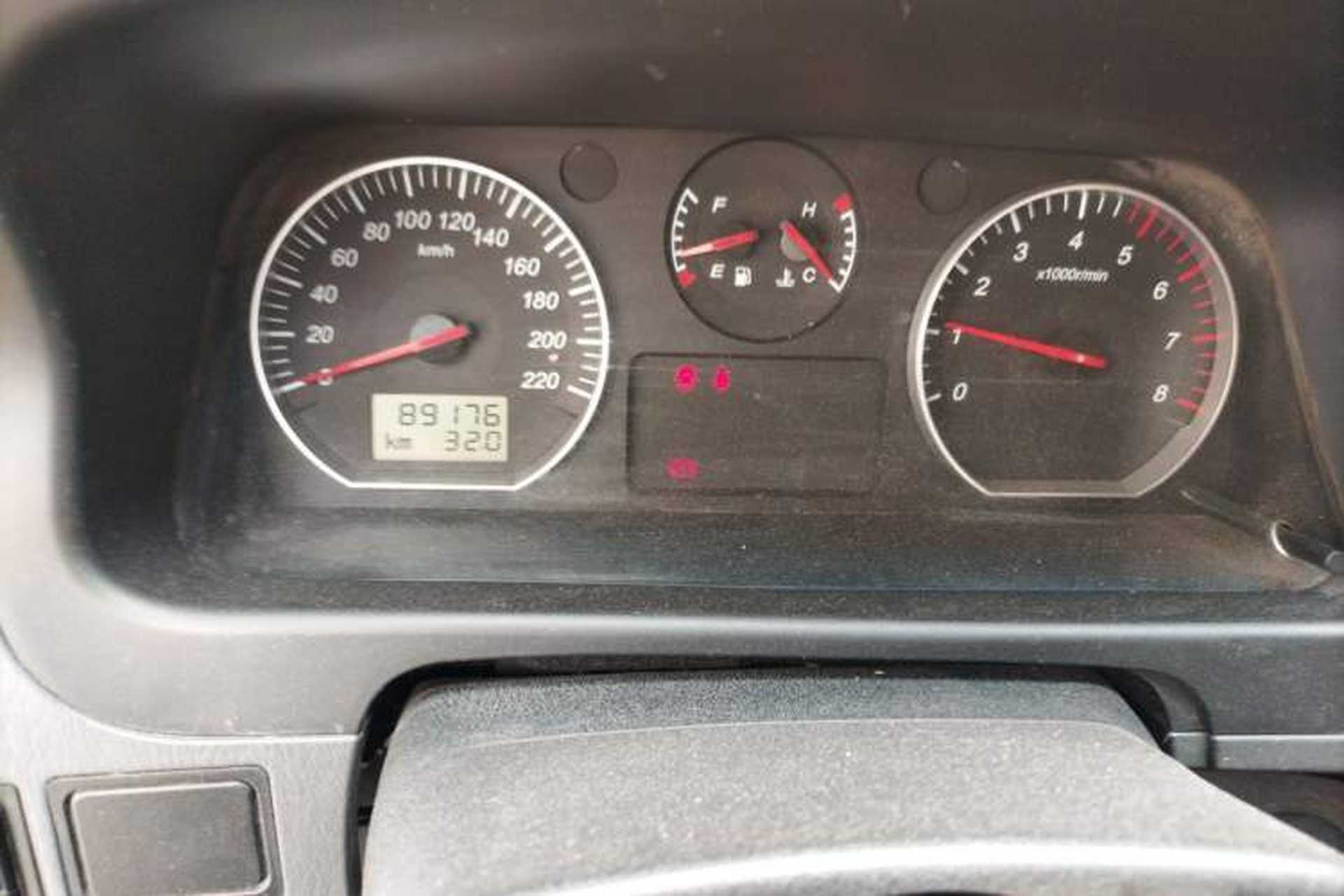 Used Jinbei Grace 2016 2.0L Standard Delivery Version Odometer Close Up