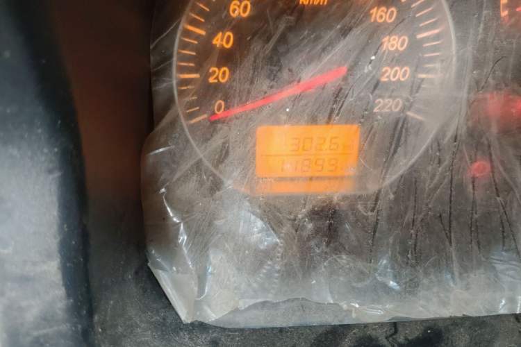 Used Jinbei Grace 2016 2.0L Express Utility Model Odometer Close Up