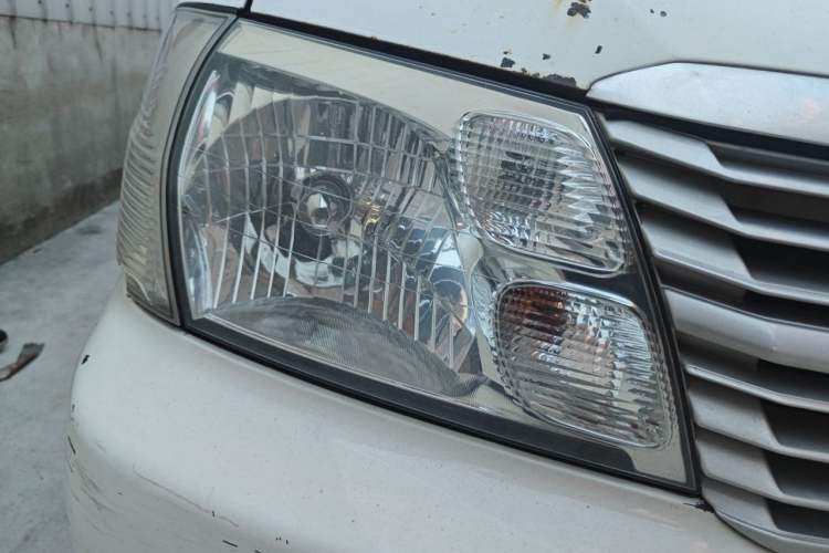 Used Jinbei Grace 2016 2.0L Express Utility Model Right Front Headlight