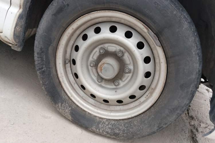 Used Jinbei Grace 2016 2.0L Standard Delivery Version Right Front Wheel Hub