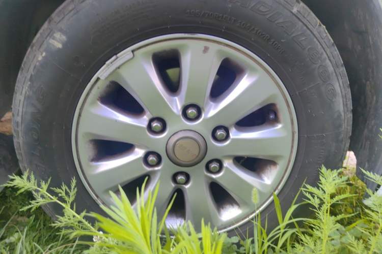 Used Jinbei Grace  Right Front Wheel Hub