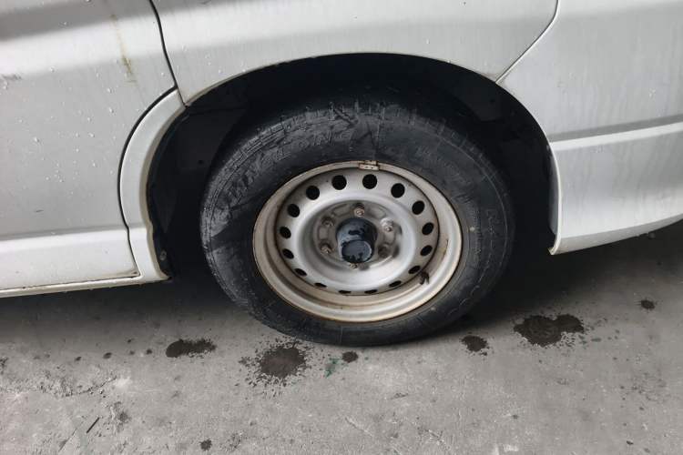Used Jinbei Grace 2016 2.0L Express Utility Model Right Front Wheel Hub