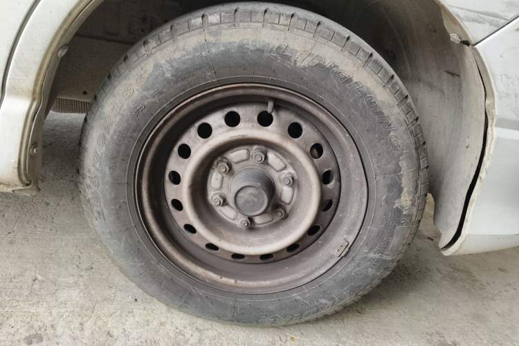 Used Jinbei Grace 2016 2.0L Express Utility Model Right Front Wheel Hub