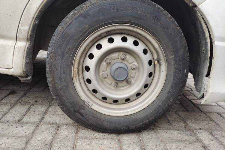 Used Jinbei Grace 2016 2.0L Express Utility Model Right Front Wheel Hub
