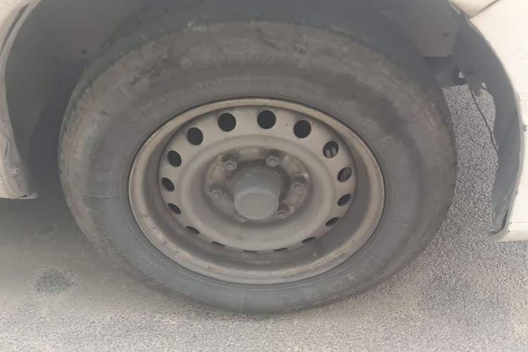 Used Jinbei Grace 2016 2.0L Express Utility Model Right Front Wheel Hub