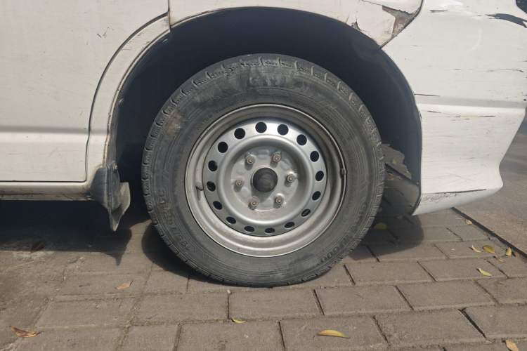 Used Jinbei Grace 2016 2.0L Express Utility Model Right Front Wheel Hub