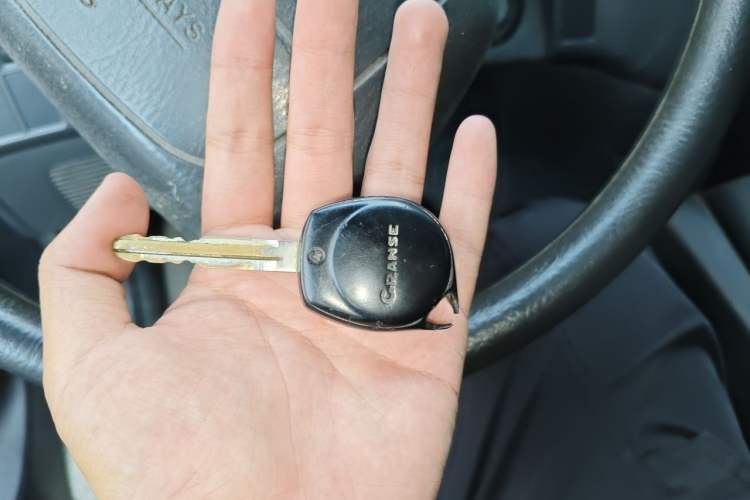 Used Jinbei Grace 2016 2.0L Express Utility Model Vehicle Key