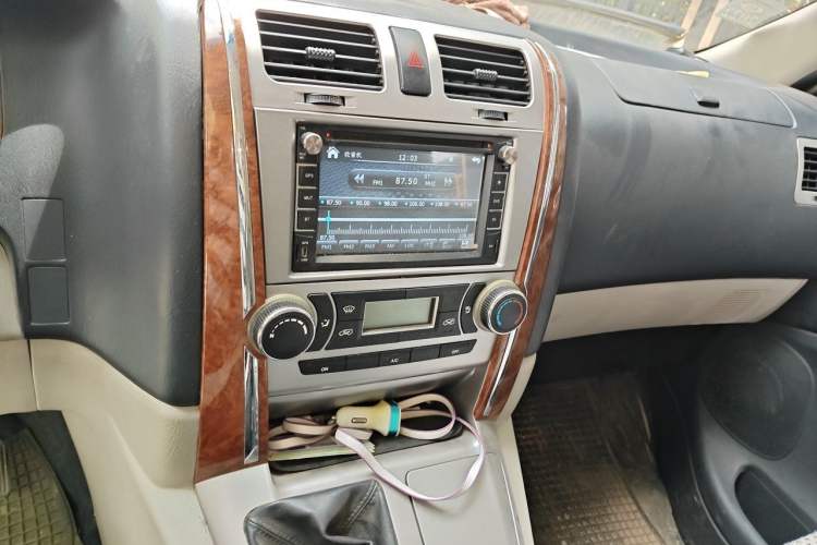 Used Jinbei Grace 2016 2.0L Express Utility Model Audio And AC Panel