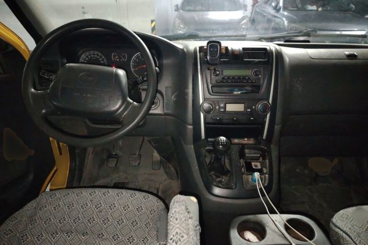 Used Jinbei Grace 2016 2.0L Standard Delivery Version Center Console