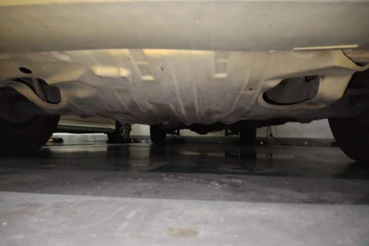 Used Jinbei Grace 2016 2.0L Standard Delivery Version Chassis Front