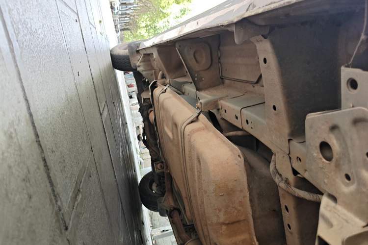 Used Jinbei Grace 2016 2.0L Express Utility Model Chassis Rear Left