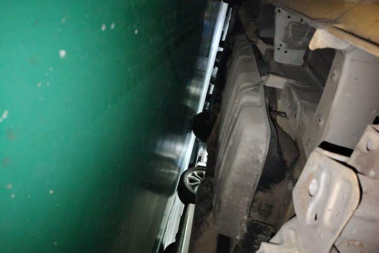 Used Jinbei Grace 2016 2.0L Standard Delivery Version Chassis Rear Left
