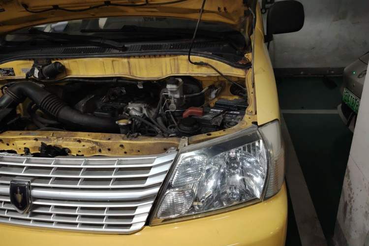 Used Jinbei Grace 2016 2.0L Standard Delivery Version Engine Bay Left