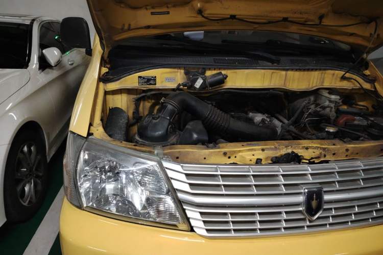 Used Jinbei Grace 2016 2.0L Standard Delivery Version Engine Bay Right