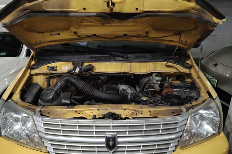 Used Jinbei Grace 2016 2.0L Standard Delivery Version Engine Bay