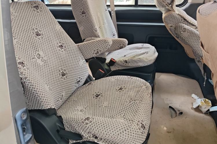 Used Jinbei Grace 2016 2.0L Express Utility Model Left Rear Seat