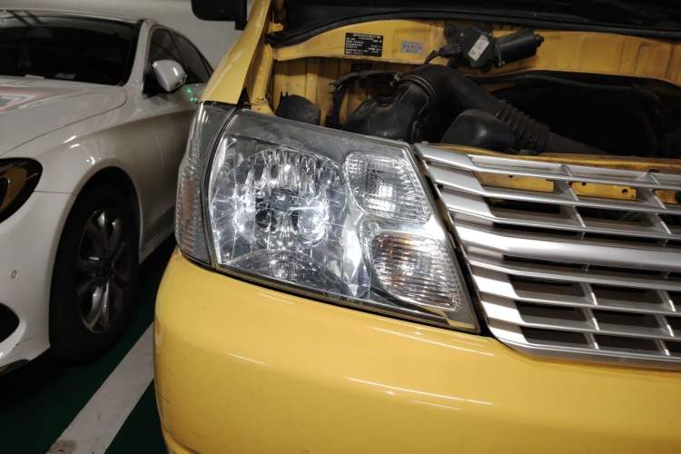 Used Jinbei Grace 2016 2.0L Standard Delivery Version Right Front Headlight